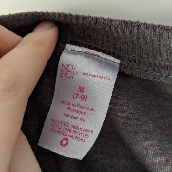 Tops - Picture 4 of 4